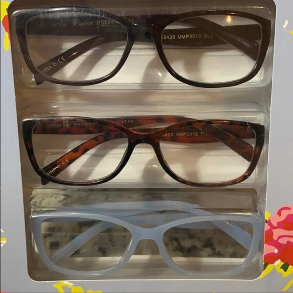 NIB Betsey Johnson 3PCK Reading Glasses Set